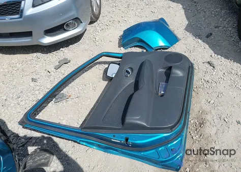 2015 Nissan Versa Note Sv z USA, uszkodzony, nr VIN 3N1CE2CP6FL438488